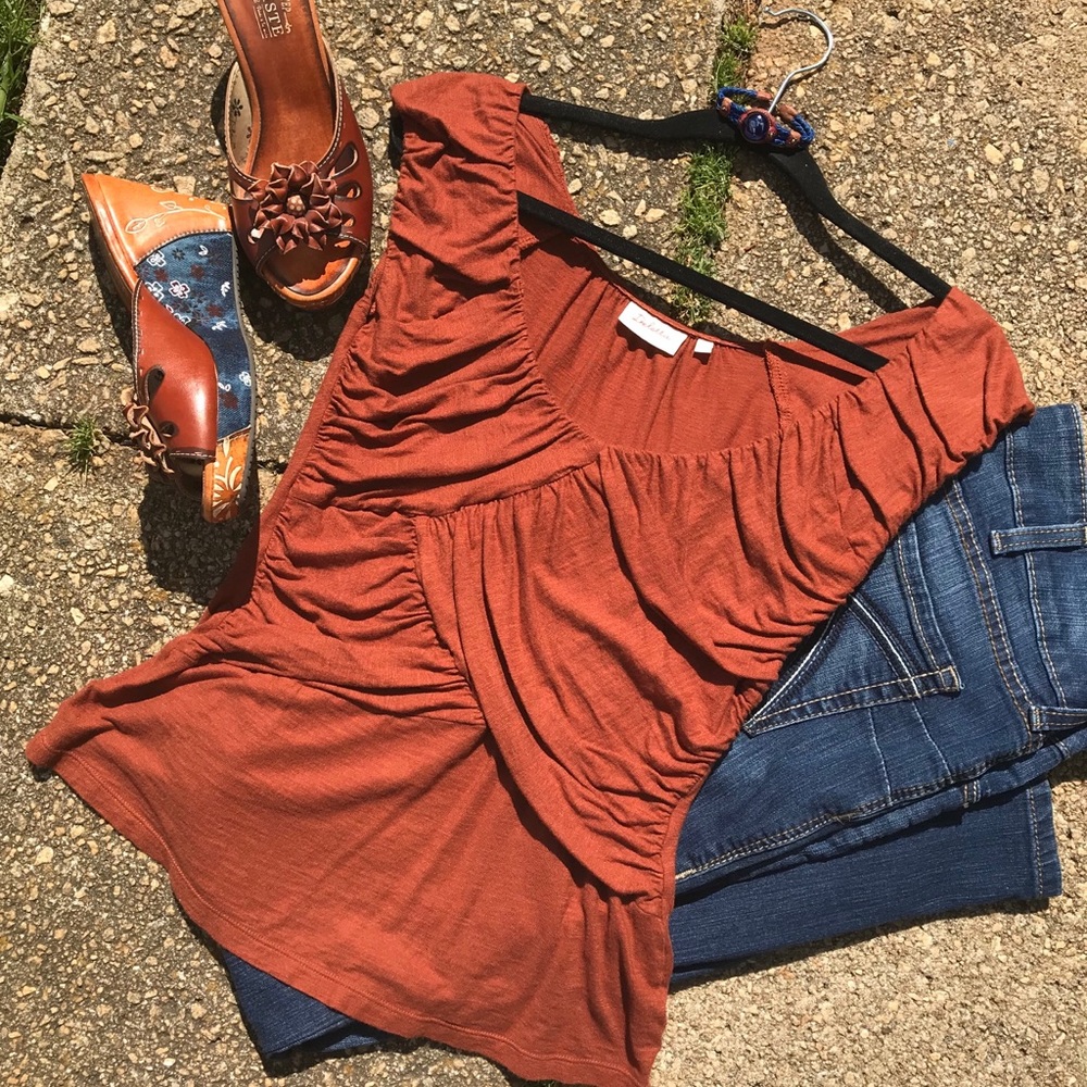 Rust Ruched Short Sleeve Scoop Neck Top